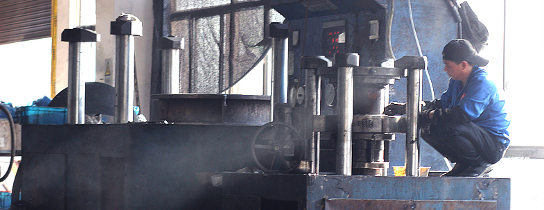 法(fa)蘭蝶閥專用設(shè)備